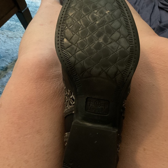 Worn once size 9.  Zippers on both sides has the worn out look. Paid 165.00 - Picture 3 of 5